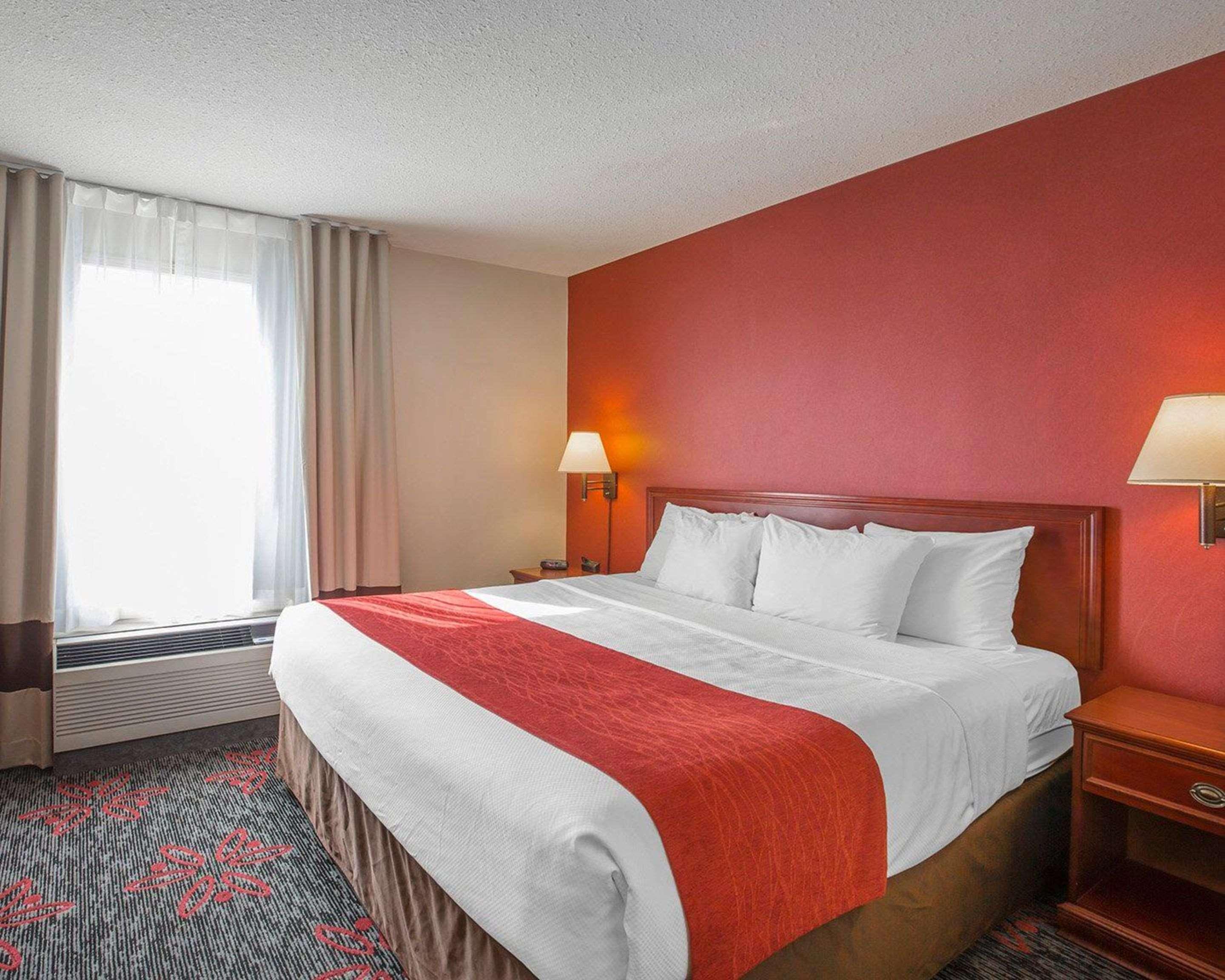 Comfort Inn & Suites University Калгари Экстерьер фото
