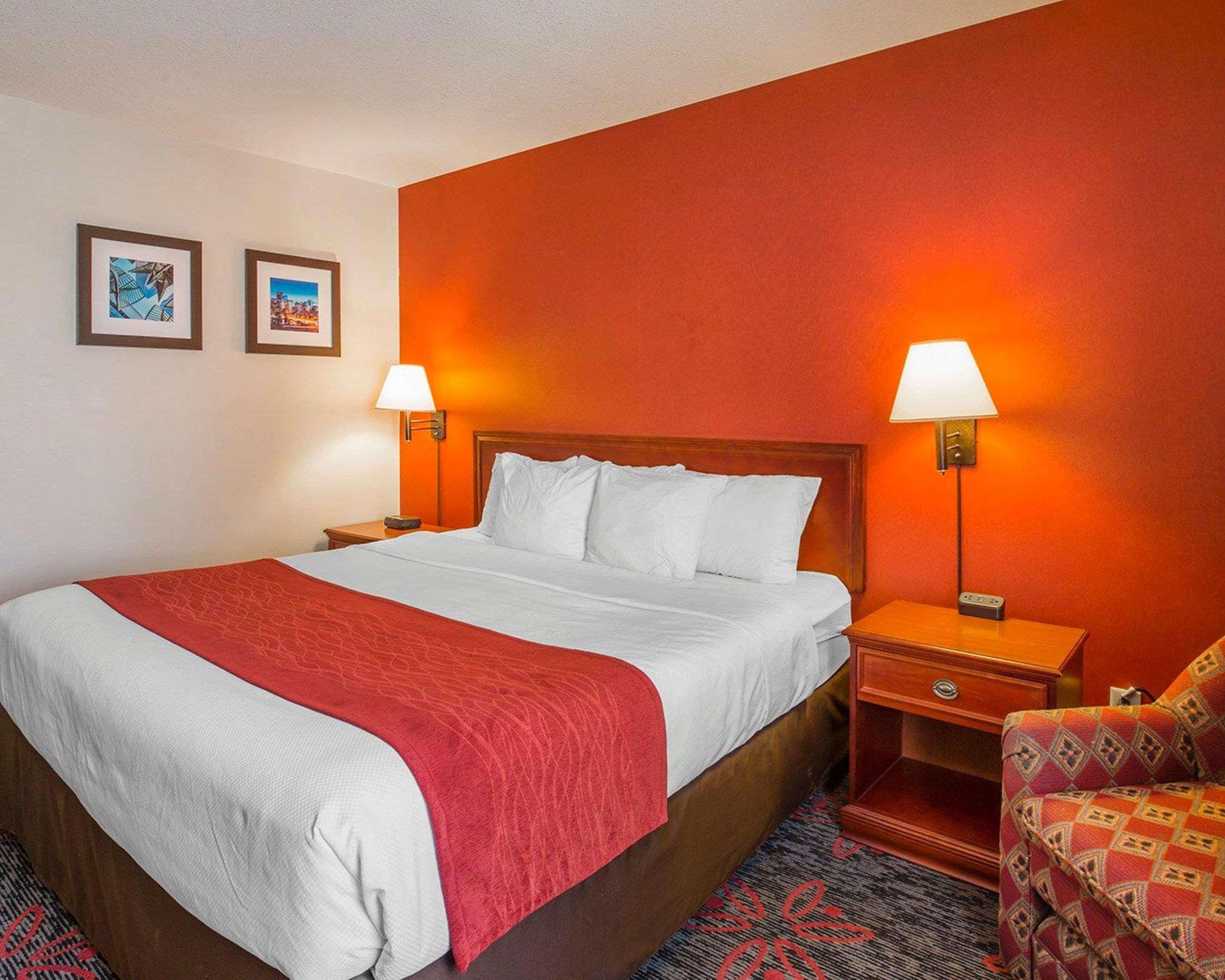 Comfort Inn & Suites University Калгари Экстерьер фото