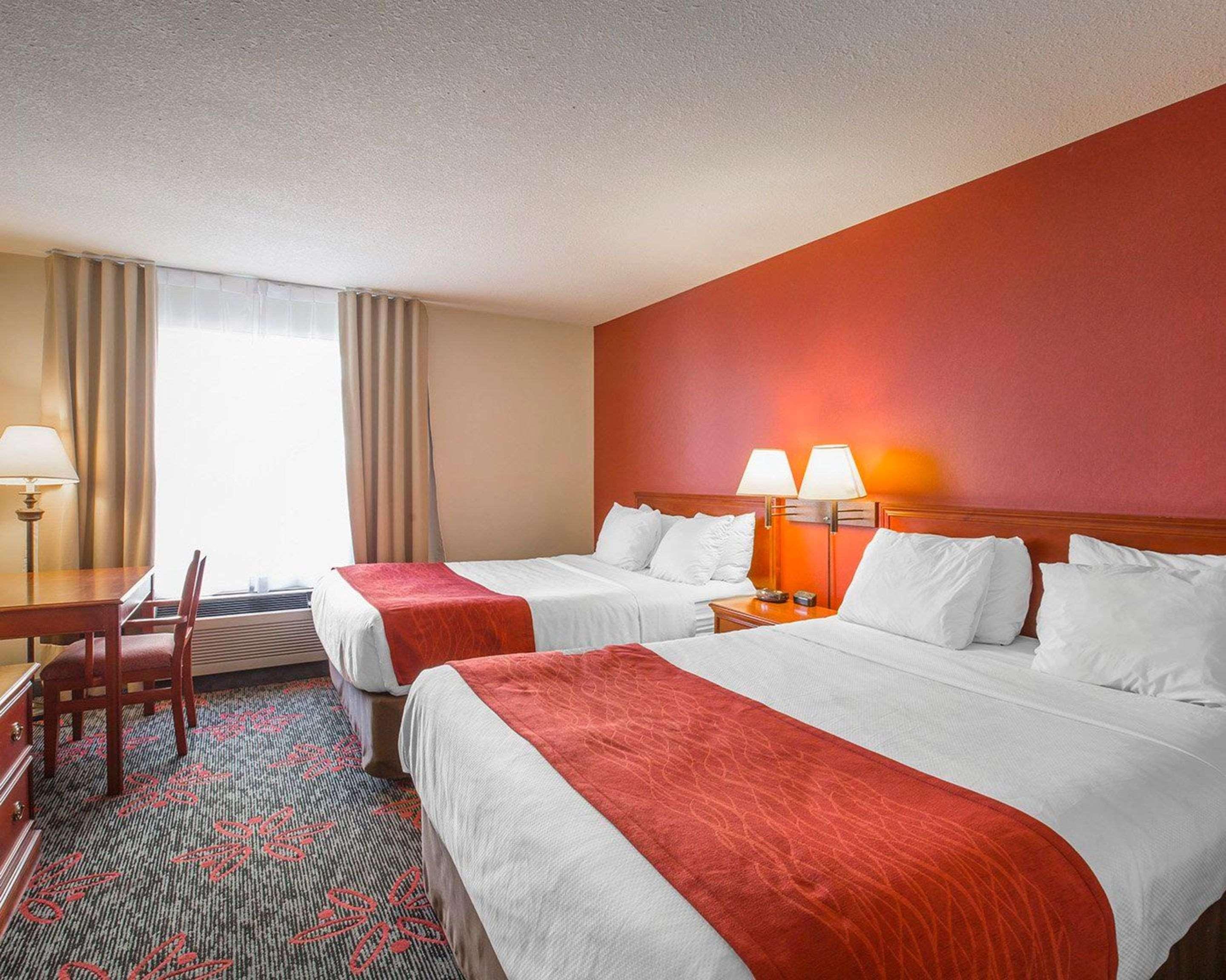 Comfort Inn & Suites University Калгари Экстерьер фото