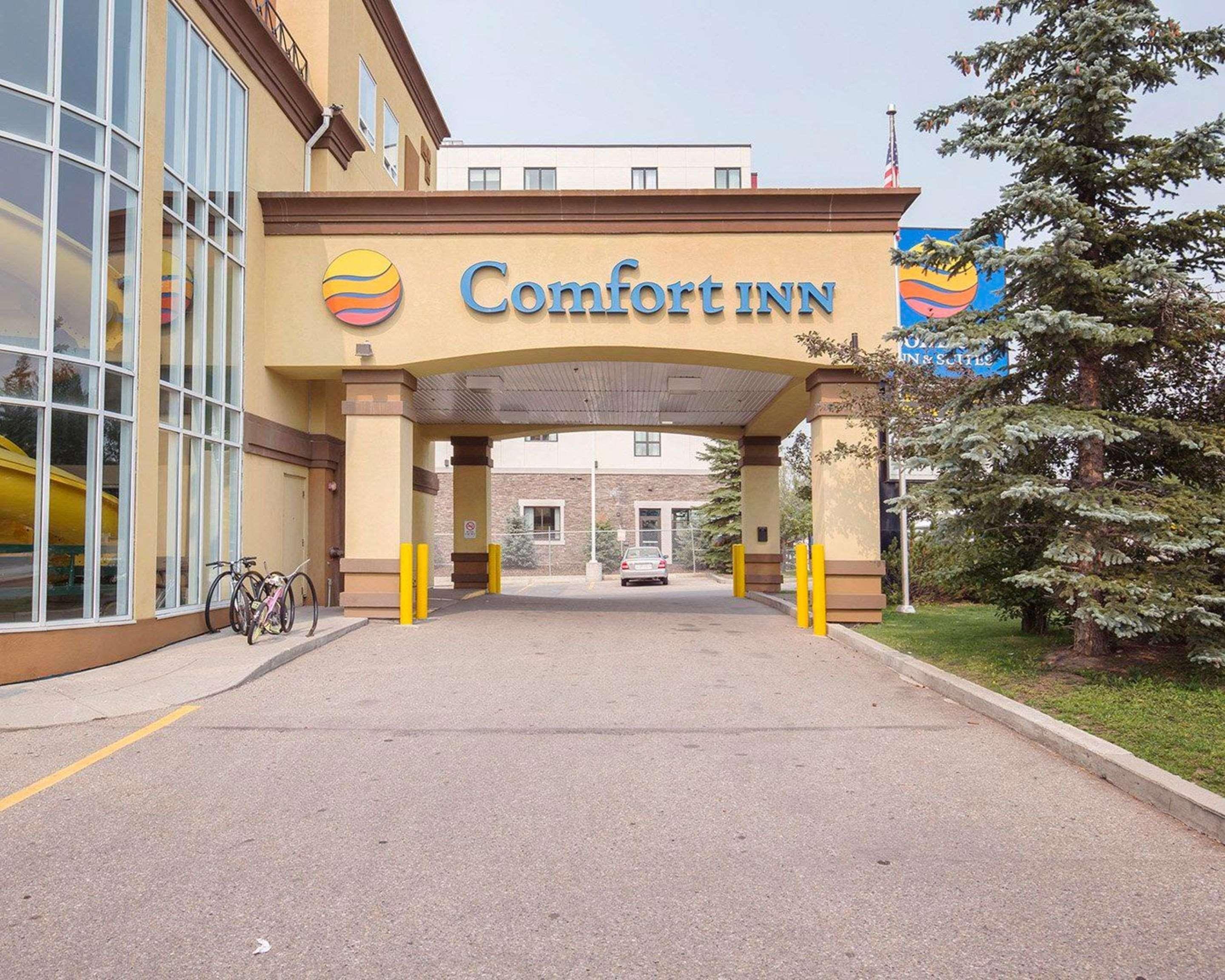 Comfort Inn & Suites University Калгари Экстерьер фото