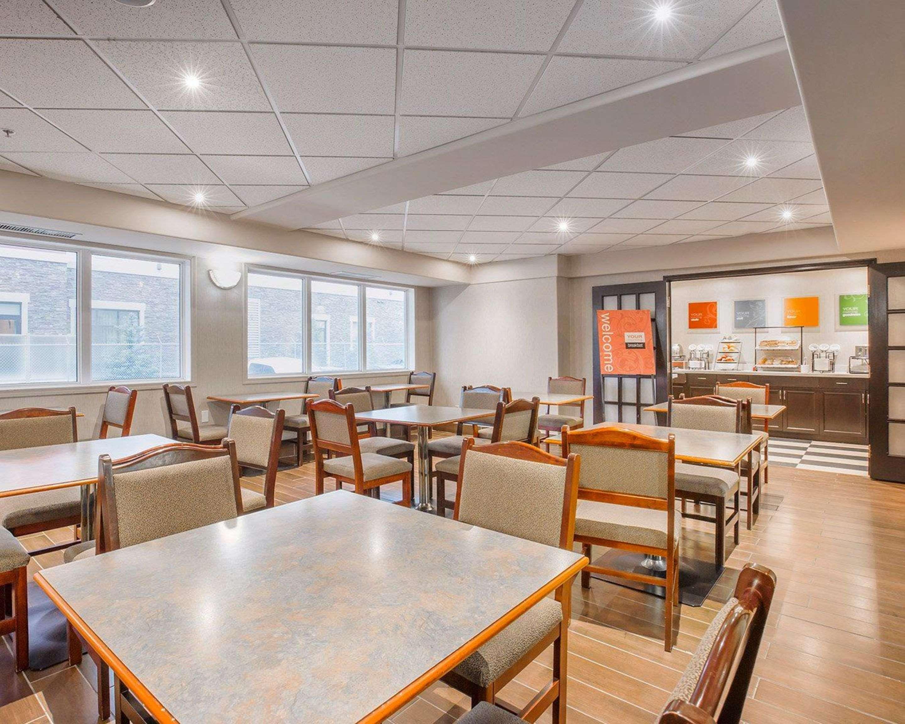Comfort Inn & Suites University Калгари Экстерьер фото