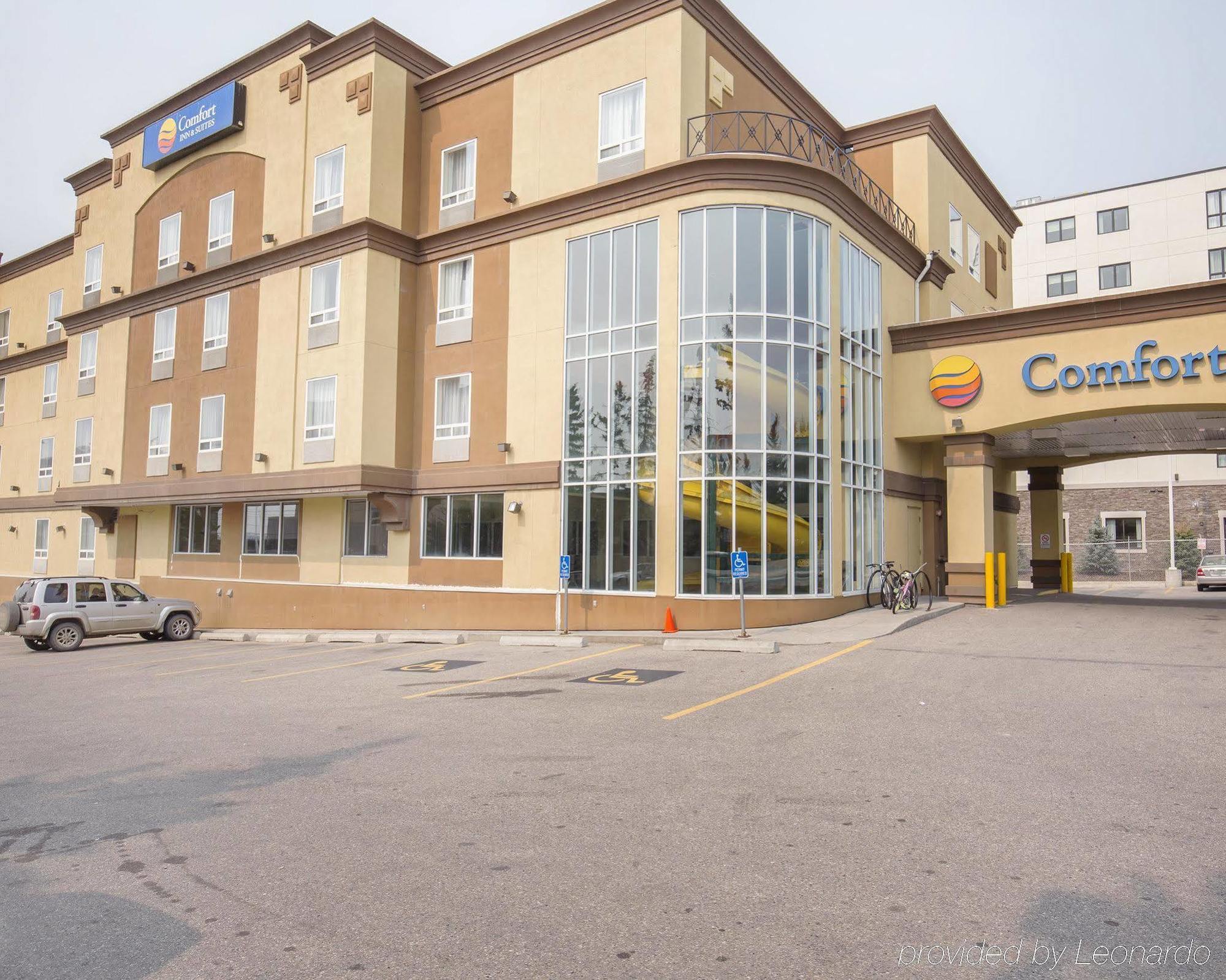 Comfort Inn & Suites University Калгари Экстерьер фото