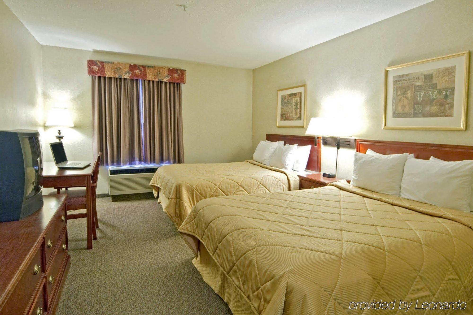 Comfort Inn & Suites University Калгари Экстерьер фото